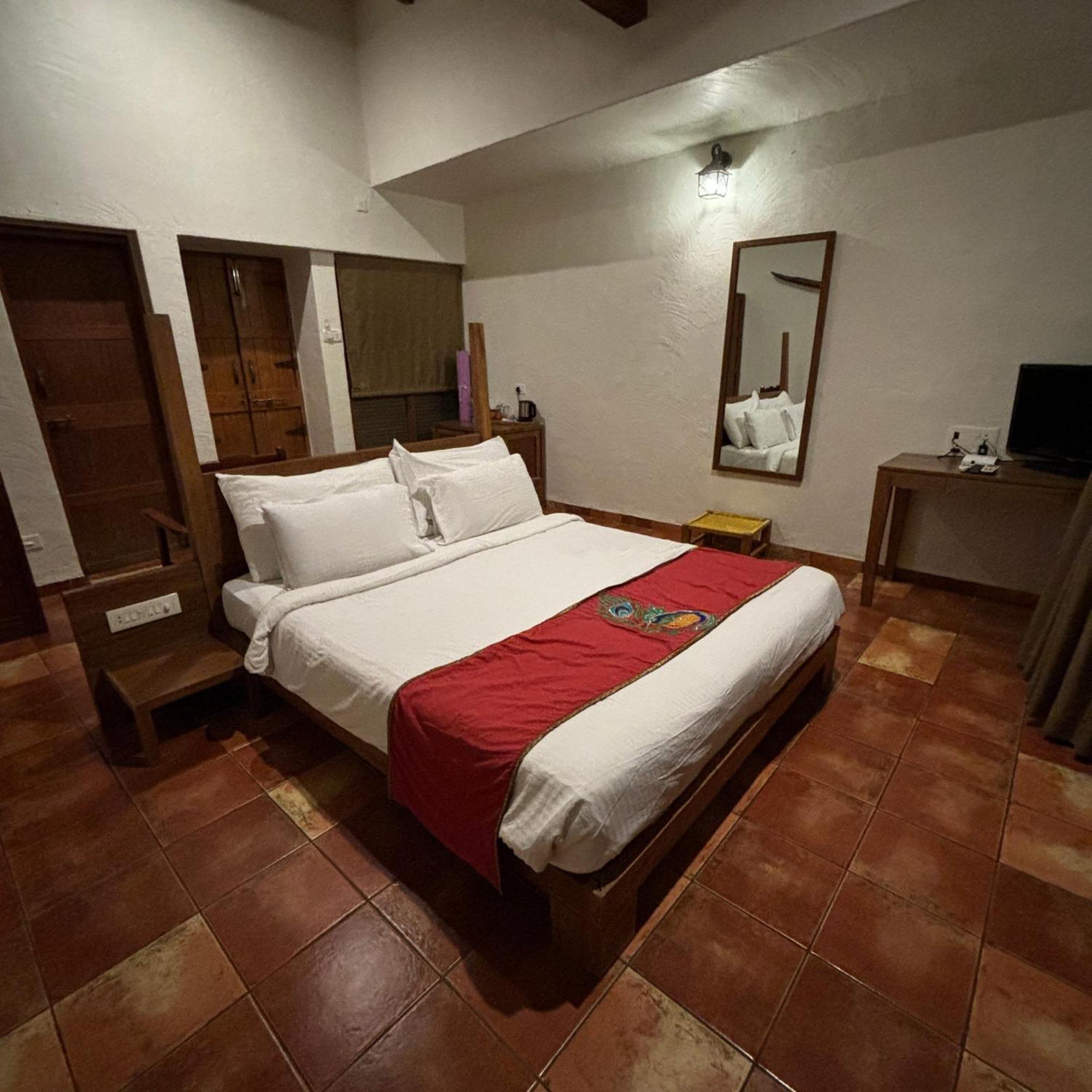 Nisarg Resort Kolhapur Exterior foto